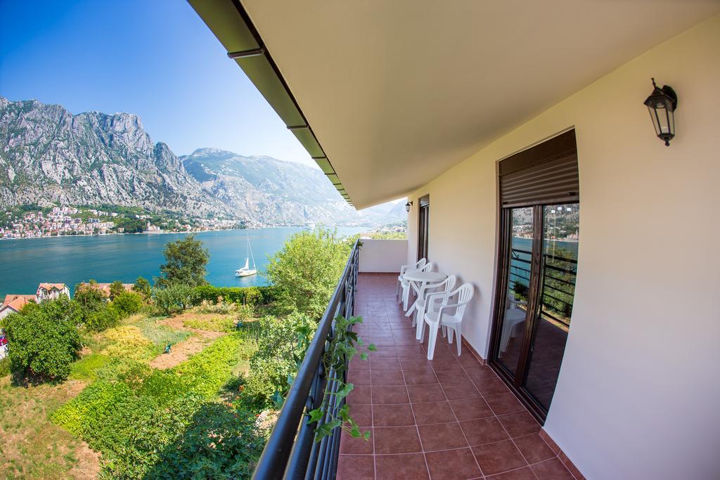 Apartment Bambo Tre Sorrele Kotor Exterior foto